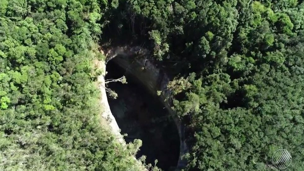 Cratera gigante de Vera Cruz aumenta e chega a quase 84 metros de comprimento