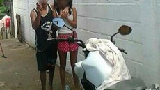 Homem é preso após ameaçar filha com faca e manter jovem refém