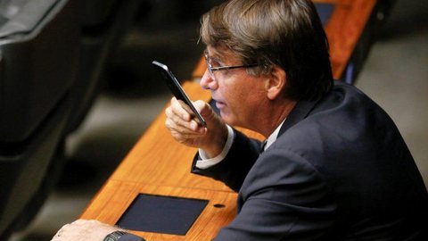 Bolsonaro pede a ministros que não comentem sobre vídeo contra Congresso