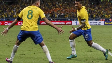 Renato Augusto vê Corinthians mais perto de melhores do Brasil com Paulinho e oferece camisa 8