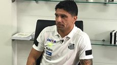 Renato veste terno, explica transição para diretoria e cita pressão por títulos no Santos