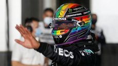 Hamilton garante pole position do GP do Catar de Fórmula 1