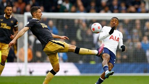 Tottenham goleia Newcastle por 5 a 1 e ingressa no G4 do Inglês