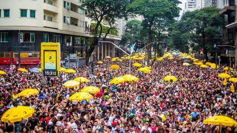 Prefeitura de São Paulo autoriza 696 desfiles de rua no carnaval 2022
