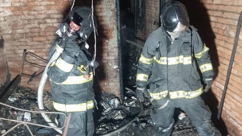Jovem de 19 anos morre em incêndio em casa no Jaçanã, na Zona Norte de SP