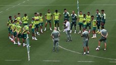Abel repete formação em jogos-treino e deve “oficializar” Palmeiras com três zagueiros em 2022