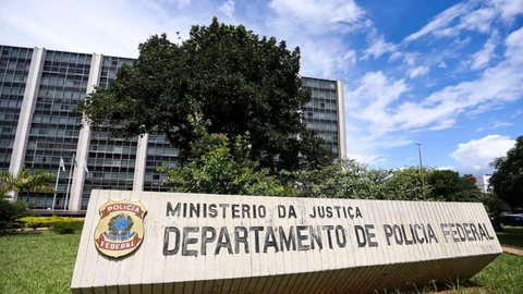 PF vai ouvir agentes em investigação sobre vazamento de informações para Flávio
