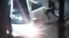 Motorista atropela e prensa pedestres na parede durante briga em SP