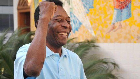 Pelé recebe alta após internação para tratamento de tumor no cólon