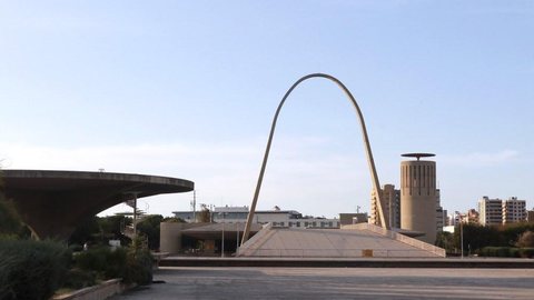 Artistas fazem protesto para salvar obra de Niemeyer no Líbano