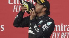 Hamilton ganha em Ímola e fica a uma corrida do hepta da Fórmula 1