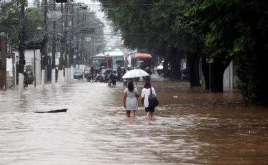 Capital paulista tem maior volume de chuvas para fevereiro em 77 anos