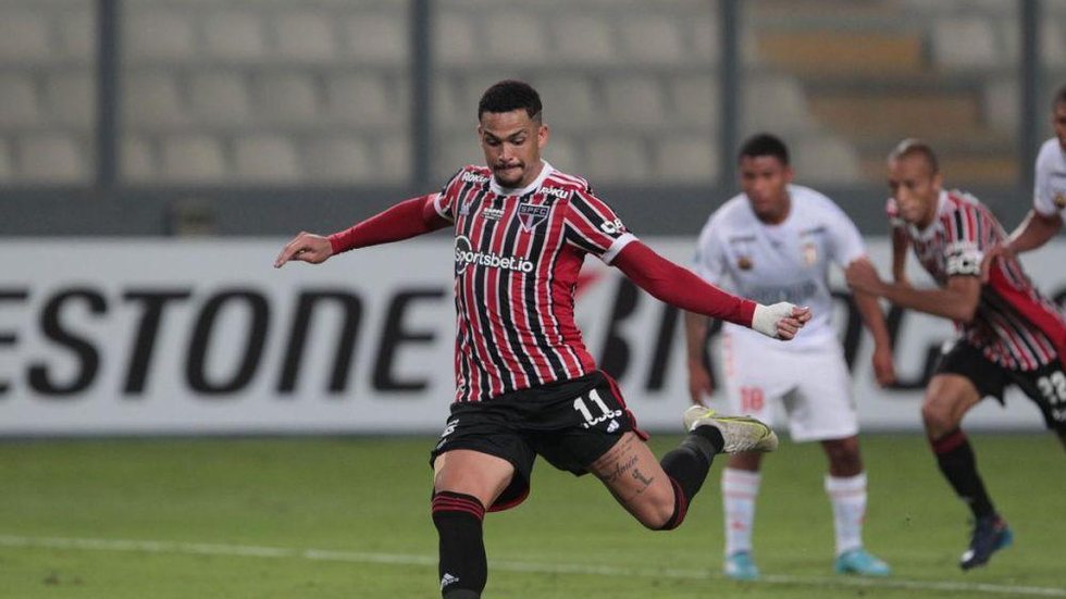 Luciano garante vitória do São Paulo na estreia da Sul-Americana