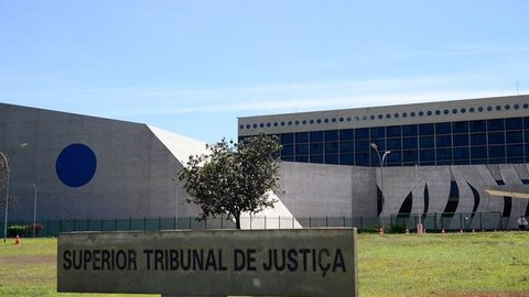 STJ concede habeas corpus e liberta mulher que furtou Coca-Cola, Miojo e suco em pó de supermercado na Zona Sul de SP