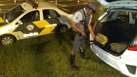 Paraguaios são flagrados com mais de 350 kg de drogas em rodovia de Rubiácea