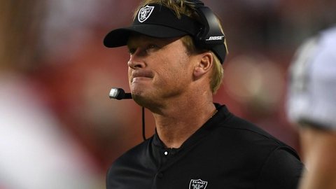 NFL: Jogador dos Raiders pede licença após vazamento de e-mails homofóbicos do ex-técnico