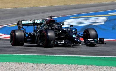 Lewis Hamilton garante pole no GP da Espanha de Fórmula 1