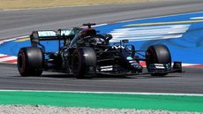 Lewis Hamilton garante pole no GP da Espanha de Fórmula 1