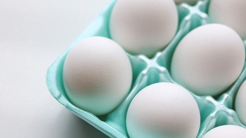Preço do ovo branco bate recorde no atacado em SP, principal produtor do país