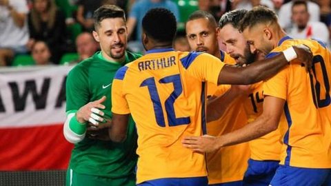 Seleção brasileira de futsal chega na Lituânia para a Copa do Mundo
