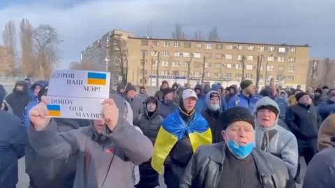 Forças russas soltam prefeito da cidade de Melitopol, diz Ucrânia
