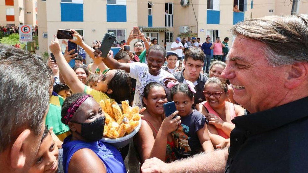 Governo federal entrega 500 casas a famílias de baixa renda de Manaus