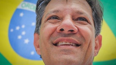 Haddad chama Bolsonaro de “imbecil” após fala sobre ‘risco’ de virar jacaré