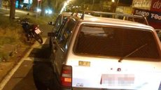Motorista embriagado bate em dois veículos parados no semáforo em Rio Preto