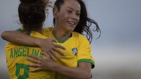 Convocada para Seleção, lateral do Santos comemora bom momento: “Muito valioso para mim”