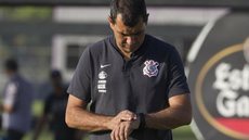 Corinthians aguarda definição de Fábio Carille, que negocia rescisão com clube árabe