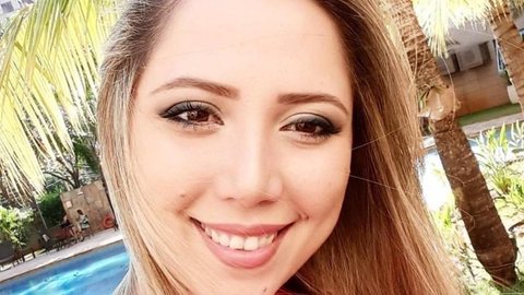 Grávida é morta com tiro dentro de carro após abordagem de criminosos