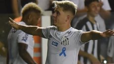 Santos goleia Cruzeiro na Vila Belmiro