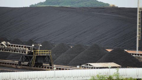 Sancionada lei que prorroga funcionamento de térmicas a carvão