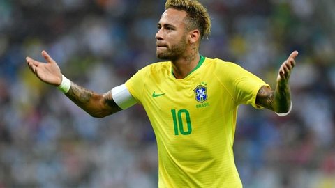 Capitão, garçom e falante, Neymar cumpre plano de Tite e se abre mais na seleção brasileira