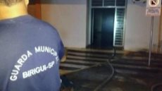 Incêndio destrói parte do prédio da Secretaria de Saúde em Birigui