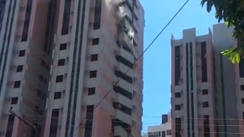 Apartamento pega fogo no 14º andar em Rio Preto