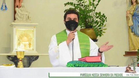 Padre pede “Palmeiras campeão da Libertadores e mundial” durante missa em Altinópolis
