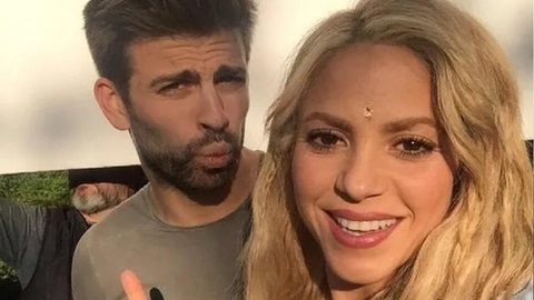 Imagem Shakira e Piqué: amigo íntimo diz que cantora sofre após separação e descarta traição do jogador