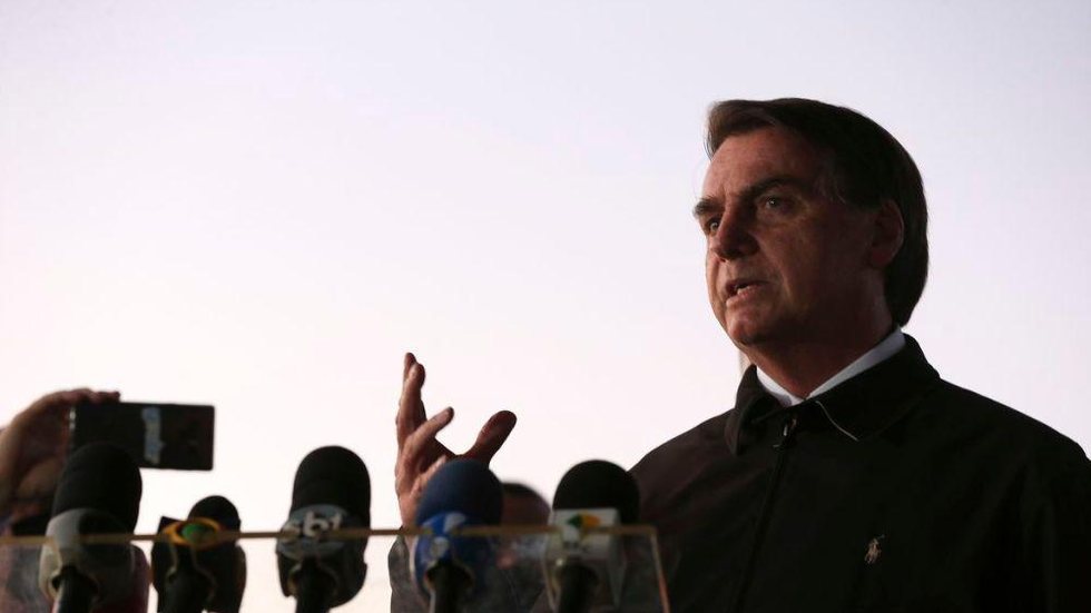 Bolsonaro elogia Decotelli e diz que ministro está ciente de equívoco