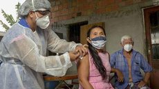 Damares conversa sobre vacinação de indígenas com diretor-geral da OMS