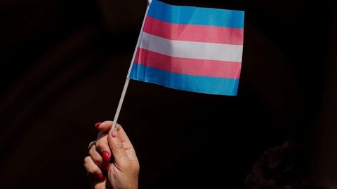 Mais da metade de alunos trans da USP denunciam preconceito; Defensoria recomenda ações contra transfobia na universidade