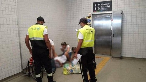 Mulher dá à luz na estação de trem no Rio de Janeiro