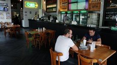 São Paulo interdita 75 bares nos primeiros dias de abertura noturna