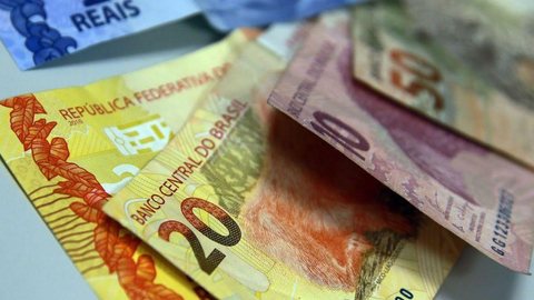 Taxa de juros para pessoa física cai 46,1%, diz Banco Central