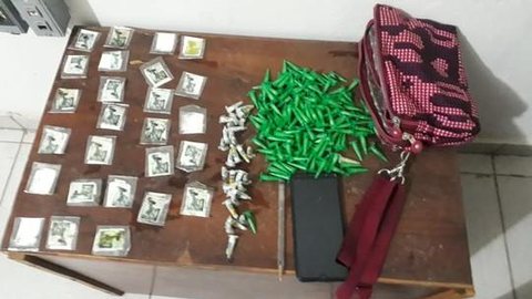 Imagem Donos de tabacaria são presos com drogas e por suspeita de entregar a menores produtos ‘que causam dependência’, em Hortolândia