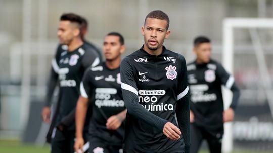 João Victor vê Corinthians entre melhores do Brasil e avisa: “Quero conquistar um título antes de sair”