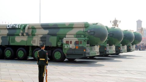 China festeja 70º aniversário da revolução com míssil que pode atingir os EUA