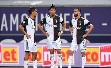 Covid: Juventus isola jogadores após funcionários testarem positivo
