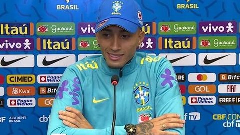 Raphinha revela parabéns de Ronaldinho Gaúcho e lembra veto anterior na Seleção: “Frustrado”