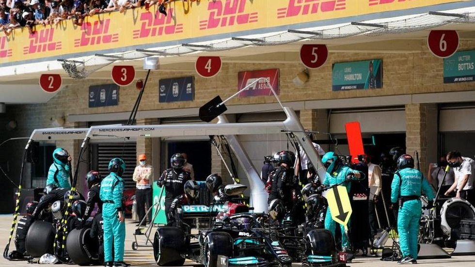 Pit stop antecipado faria Hamilton vencer GP dos EUA, admite Mercedes